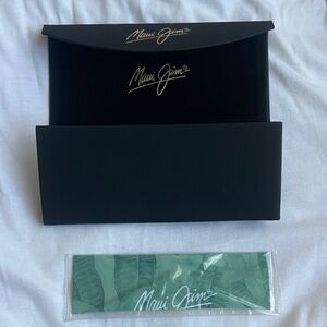 New Maui Jim Trifold eyeglasses / sunglasses case W/ cloth